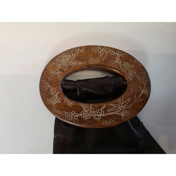 Wide Brown Leather Belt With Floral Engraved Wooden Buckle - Picture 4 of 7